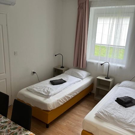 Alba Vendeghaz Hotel Szekesfehervar Exterior photo