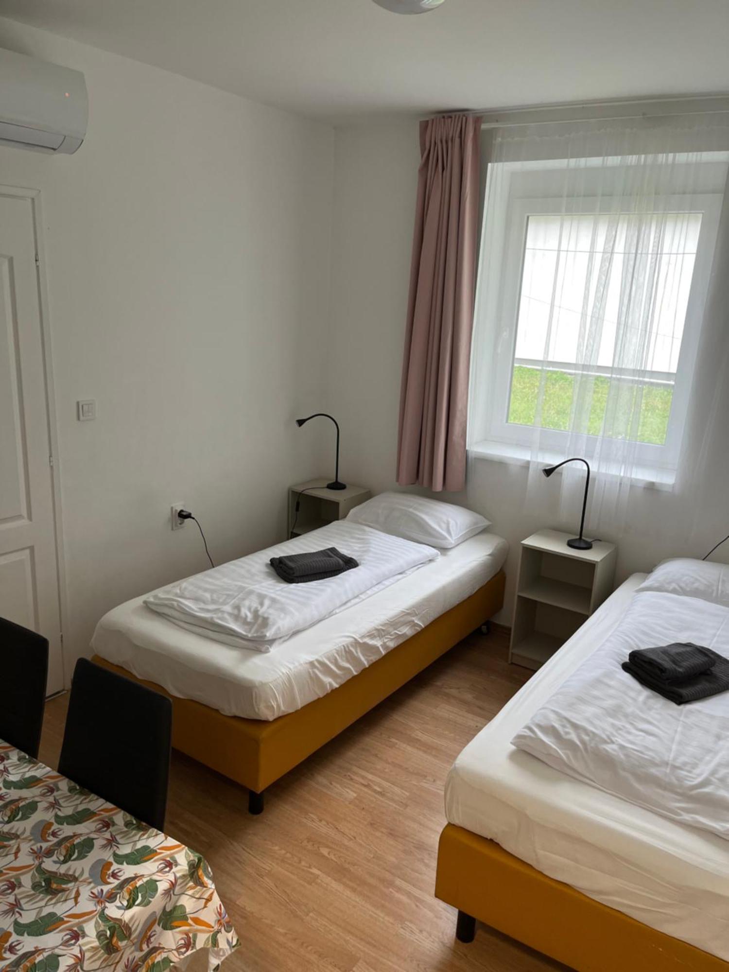Alba Vendeghaz Hotel Szekesfehervar Exterior photo